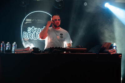 Abattoir Anvers & Friends @ 42u StuBru, picture 23, photographed by Gert Daemen - FrontView Magazine