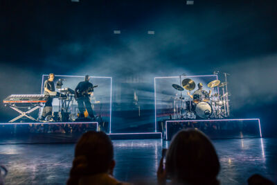Laura Tesoro @ Ancienne Belgique, picture 1, photographed by Peter Smet - FrontView Magazine