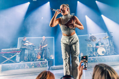 Laura Tesoro @ Ancienne Belgique, picture 3, photographed by Peter Smet - FrontView Magazine