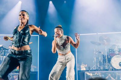 Laura Tesoro @ Ancienne Belgique, picture 4, photographed by Peter Smet - FrontView Magazine