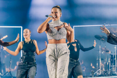 Laura Tesoro @ Ancienne Belgique, picture 11, photographed by Peter Smet - FrontView Magazine