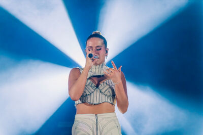 Laura Tesoro @ Ancienne Belgique, picture 12, photographed by Peter Smet - FrontView Magazine
