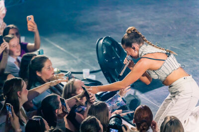 Laura Tesoro @ Ancienne Belgique, picture 20, photographed by Peter Smet - FrontView Magazine