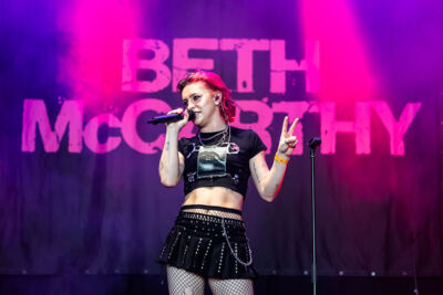 Beth McCarthy @ Vestrock 2025, picture 23, photographed by Marc Verdonck - FrontView Magazine