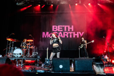Beth McCarthy @ Vestrock 2025, picture 31, photographed by Marc Verdonck - FrontView Magazine