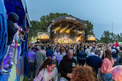 Bankzitters @ Vestrock 2025, picture 30, photographed by Marc Verdonck - FrontView Magazine