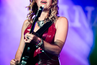 Ana Popovic @ Blues Peer, picture 20, photographed by Leen Verlinden - FrontView Magazine