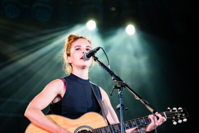 Emmy D'Arc @ Blues Peer, picture 1, photographed by Leen Verlinden - FrontView Magazine