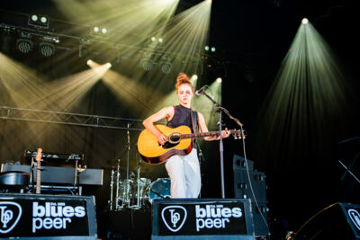 Emmy D'Arc @ Blues Peer, picture 16, photographed by Leen Verlinden - FrontView Magazine