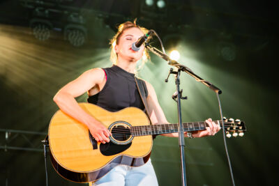 Emmy D'Arc @ Blues Peer, picture 17, photographed by Leen Verlinden - FrontView Magazine