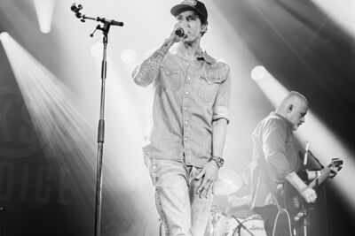 K's Choice @ Blues Peer, picture 17, photographed by Leen Verlinden - FrontView Magazine