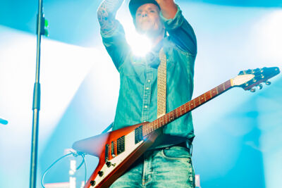 K's Choice @ Blues Peer, picture 27, photographed by Leen Verlinden - FrontView Magazine