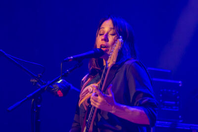 Kim Deal @ De Roma, picture 2, photographed by Bart Janssens - FrontView Magazine