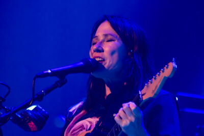 Kim Deal @ De Roma, picture 4, photographed by Bart Janssens - FrontView Magazine