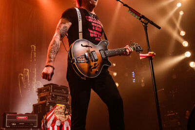 Eagles Of Death Metal @ 013, picture 11, photographed by Jürgen Bruynooghe - FrontView Magazine