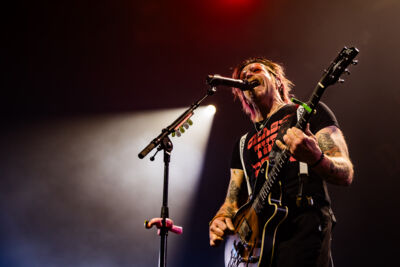 Eagles Of Death Metal @ 013, picture 22, photographed by Jürgen Bruynooghe - FrontView Magazine