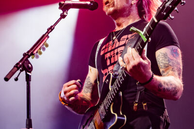Eagles Of Death Metal @ 013, picture 24, photographed by Jürgen Bruynooghe - FrontView Magazine