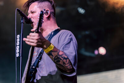 Hot Milk @ Jera On Air, picture 11, photographed by Peter Smet - FrontView Magazine