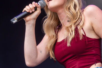 Elle Fray @ Adriaen Brouwer Bierfeesten, foto 7, foto's door Edwin Houdevelt - FrontView Magazine