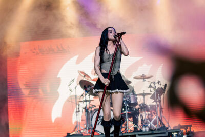 Poppy @ Jera On Air, picture 6, photographed by Peter Smet - FrontView Magazine