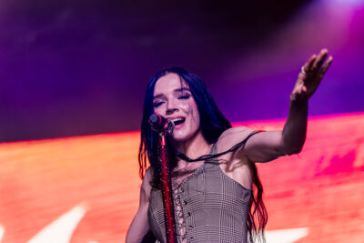 Poppy @ Jera On Air, picture 8, photographed by Peter Smet - FrontView Magazine