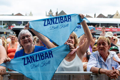 Bart Kaëll @ Adriaen Brouwer Bierfeesten, picture 3, photographed by Edwin Houdevelt - FrontView Magazine