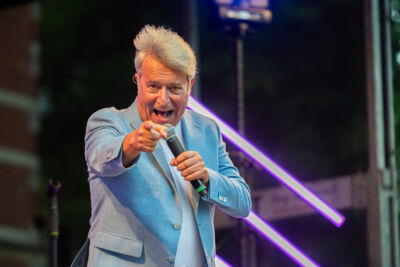 Garry Hagger @ Vlaanderen zingt Stabroek, picture 4, photographed by Dimitri Vanlommel - FrontView Magazine