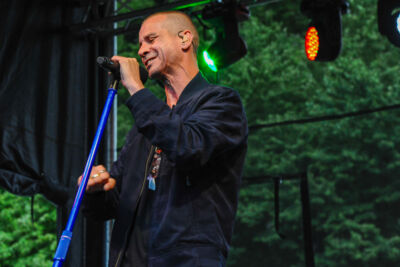 Sam Gooris @ Vlaanderen Zingt Deurne, picture 1, photographed by Peter Minnebo - FrontView Magazine