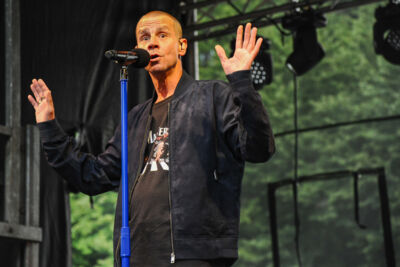 Sam Gooris @ Vlaanderen Zingt Deurne, picture 2, photographed by Peter Minnebo - FrontView Magazine