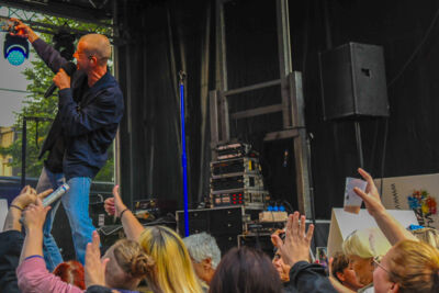 Sam Gooris @ Vlaanderen Zingt Deurne, picture 13, photographed by Peter Minnebo - FrontView Magazine