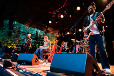 Ben Harper en The Innocent Criminals @ OLT Rivierenhof, picture 37, photographed by Leen Verlinden - FrontView Magazine