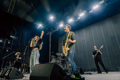 Alice Mae @ Rock Zottegem, picture 2, photographed by Peter Smet - FrontView Magazine