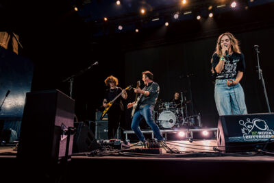Alice Mae @ Rock Zottegem, picture 5, photographed by Peter Smet - FrontView Magazine