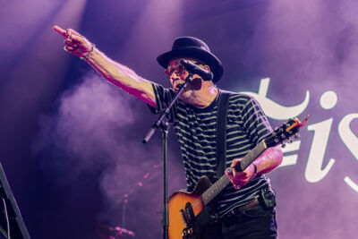 Fischer-Z @ Rock Zottegem, picture 5, photographed by Peter Smet - FrontView Magazine