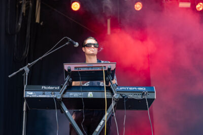 Warmduscher @ Cactusfestival, picture 2, photographed by Bart Janssens - FrontView Magazine