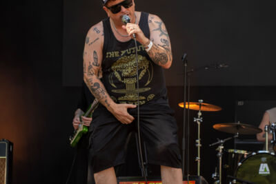 Warmduscher @ Cactusfestival, picture 16, photographed by Bart Janssens - FrontView Magazine