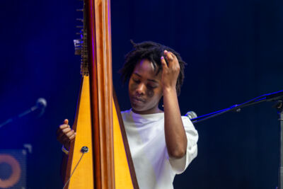 Sophye Soliveau @ Cactusfestival, foto 1, foto's door Bart Janssens - FrontView Magazine