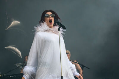 Sylvie Kreusch @ Cactusfestival, picture 5, photographed by Bart Janssens - FrontView Magazine