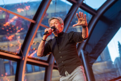 Willy Sommers @ Vlaanderen Feest - Antwerpen, picture 1, photographed by Dimitri Vanlommel - FrontView Magazine