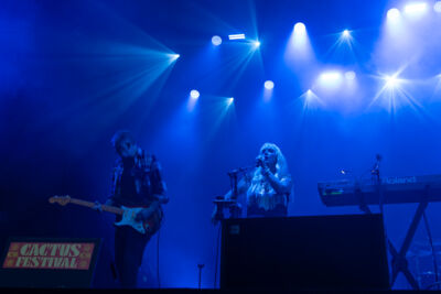 Slowdive @ Cactusfestival, picture 8, photographed by Bart Janssens - FrontView Magazine