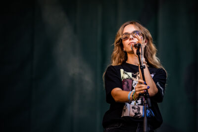 Alice Mae @ Beleuvenissen, picture 2, photographed by Jürgen Bruynooghe - FrontView Magazine