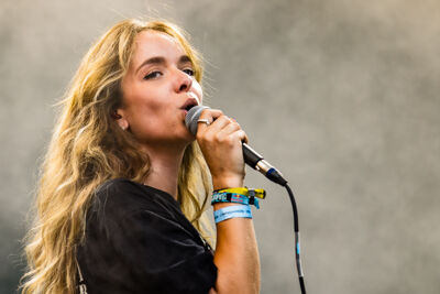 Alice Mae @ Beleuvenissen, picture 23, photographed by Jürgen Bruynooghe - FrontView Magazine