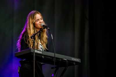 Alice Mae @ Beleuvenissen, picture 33, photographed by Jürgen Bruynooghe - FrontView Magazine