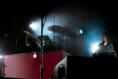 Eefje de Visser @ Cactus festival, picture 6, photographed by Anais Callens - FrontView Magazine