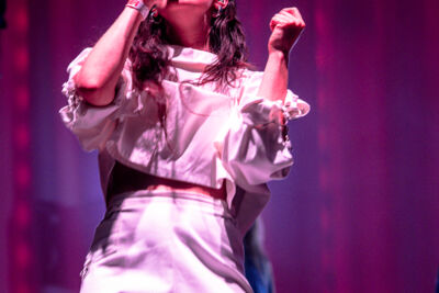 Eefje de Visser @ Cactus festival, picture 11, photographed by Anais Callens - FrontView Magazine