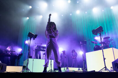Eefje de Visser @ Cactus festival, picture 20, photographed by Anais Callens - FrontView Magazine