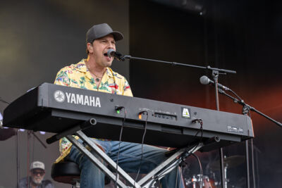 Gavin Degraw @ Beach Festival Nieuwpoort 2025, picture 4, photographed by Marc Verdonck - FrontView Magazine