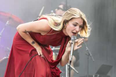 Jen @ Beach Festival Nieuwpoort 2025, picture 3, photographed by Marc Verdonck - FrontView Magazine