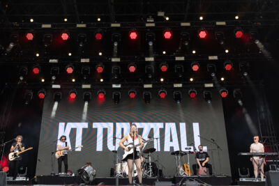 KT Tunstall @ Beach Festival Nieuwpoort 2025, picture 2, photographed by Marc Verdonck - FrontView Magazine