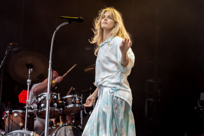 Emma Bale @ Beach Festival Nieuwpoort 2025, picture 12, photographed by Marc Verdonck - FrontView Magazine